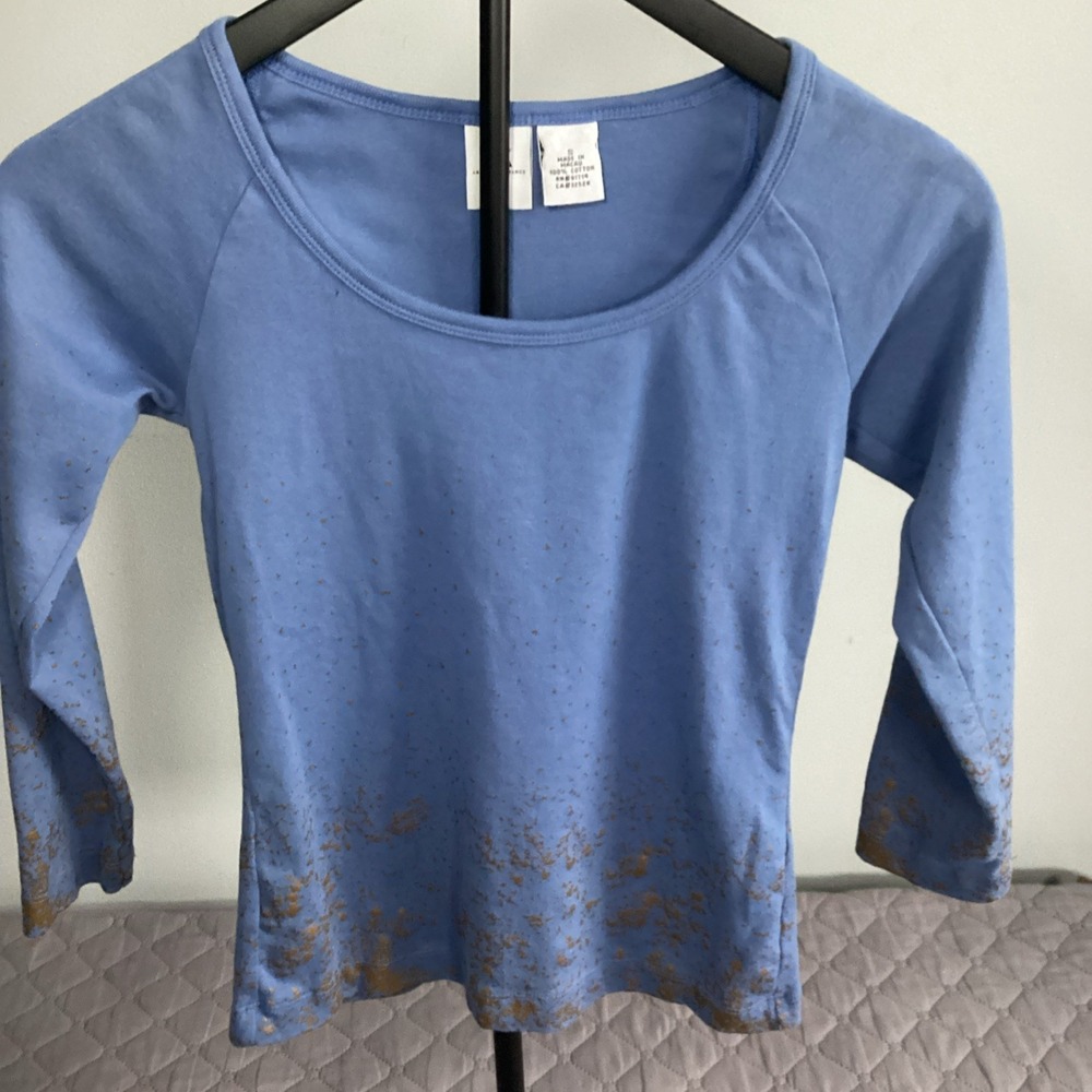 Armani Exchange Youth Size Small Periwinkle 3/4 Sleeve Top With Gold Splash